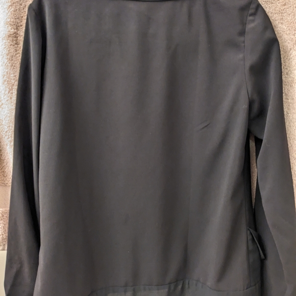 Blazer - Picture 4 of 5